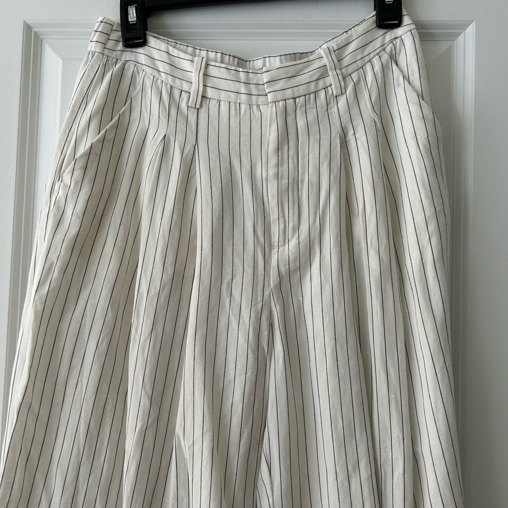 Maeve Avery Pinstripe Bermuda shorts - Picture 2 of 7